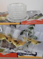 NIEUW !! 6 witte wijnglazen  + 6 glazen onderzetters, Ophalen of Verzenden, Nieuw, Overige typen