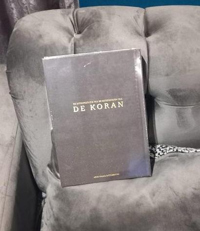 Gratis Nederlandse vertaling Koran Gent, Boeken, Godsdienst en Theologie, Zo goed als nieuw, Islam, Ophalen