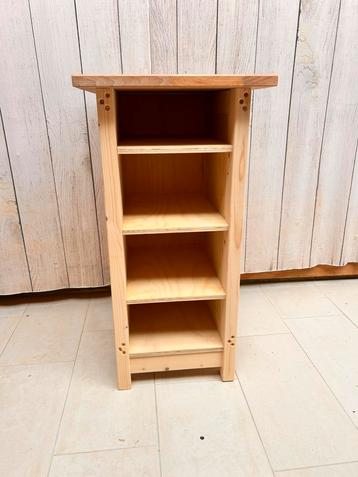 Walstafel 60 x 55 cm, hoogte 100 cm beschikbaar voor biedingen