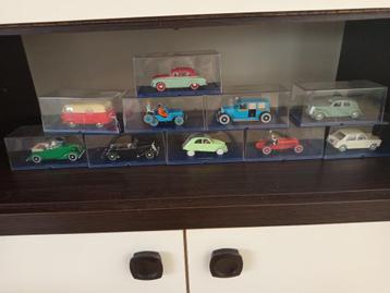 Ensemble de 10 voiture Tintin miniature  beschikbaar voor biedingen