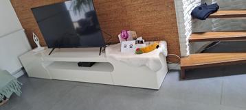 Laqué tv kast beschikbaar voor biedingen