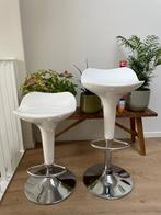 2 nette roteerbare barstoelen – wit – in hoogte verstelbaar, Ophalen, Kunststof, Gebruikt, 60 tot 90 cm
