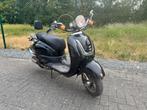 Agm retro scooter klasse a zonder rijbewijs, Fietsen en Brommers, Ophalen of Verzenden, Zo goed als nieuw