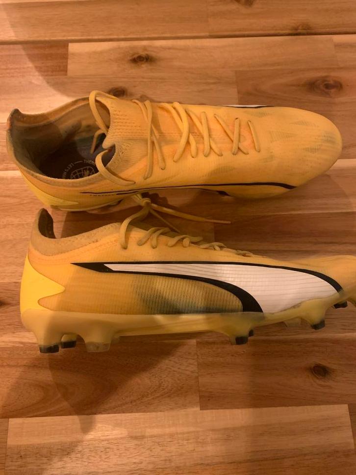 Puma Ultra Ultimate voetbalschoen maat 43, Sport en Fitness, Voetbal, Zo goed als nieuw, Schoenen, Ophalen