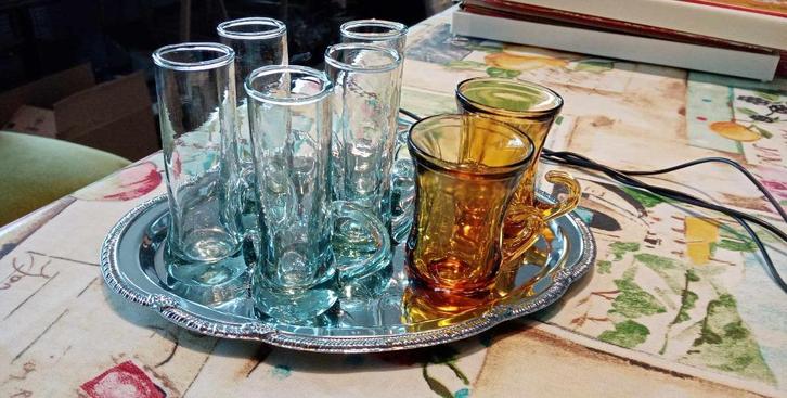 druppelglazen met oortje 5 groene fond 2 koper bruin, Verzamelen, Glas en Drinkglazen, Zo goed als nieuw, Borrel- of Shotglas