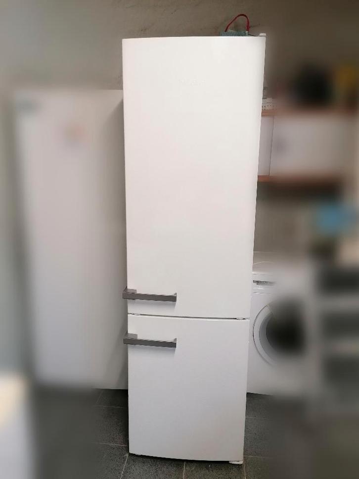 Miele koel-vriescombinatie, Electroménager, Réfrigérateurs & Frigos, Utilisé, Avec compartiment congélateur, 200 litres ou plus