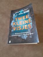 Twee kleine visjes. M.J.Arlidge.9000 Gent, Livres, Aventure & Action, Comme neuf, Enlèvement ou Envoi