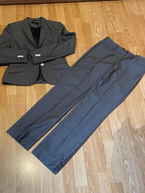 ESPRIT collection tweedelig grijs gestreept mantelpak maat 3, Kleding | Dames, Jasjes, Kostuums en Pakken, Zo goed als nieuw, Maat 36 (S)