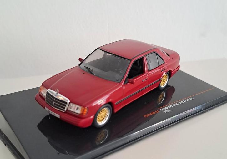 Mercedes-Benz 300E (W124) - 1984 -, Hobby & Loisirs créatifs, Voitures miniatures | 1:43, Neuf, Voiture, Autres marques, Enlèvement ou Envoi