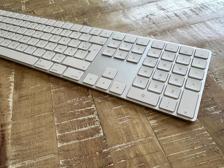 Magic keyboard in zeer goede staat!!!, Computers en Software, Toetsenborden, Zo goed als nieuw, Numeriek, Draadloos, Ophalen