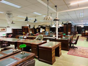 TE KOOP/GEZOCHT! Klassiek Engels Bureau, Bureaustoel, kasten beschikbaar voor biedingen
