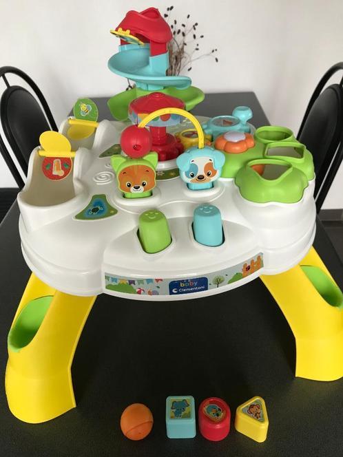 Clementoni baby table interactive avec sons et lumières, Enfants & Bébés, Jouets | Jouets de bébé, Utilisé, Avec lumière, Sonore