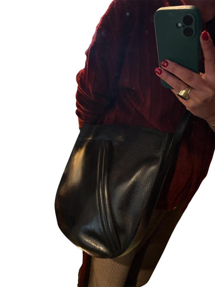DELVAUX vintage cross over tas, Handtassen en Accessoires, Tassen | Damestassen, Zo goed als nieuw, Zwart, Ophalen of Verzenden