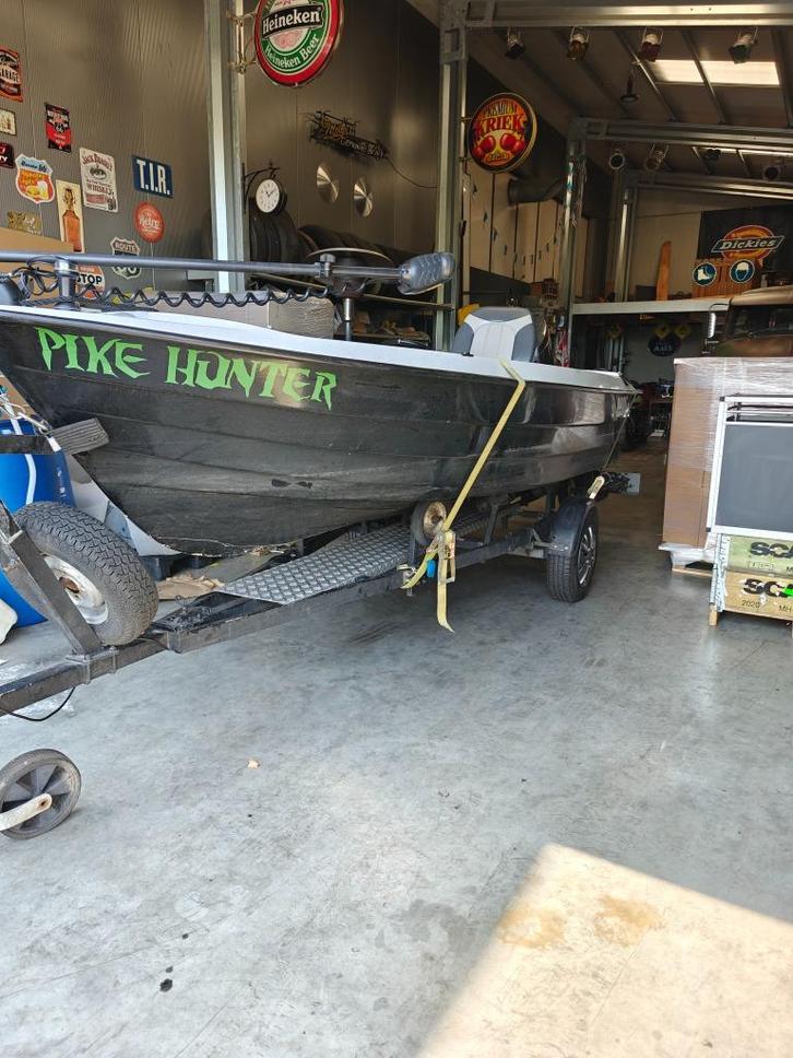 Visboot Crescent 430 incl trailer, Watersport en Boten, Vis- en Consoleboten, Gebruikt, 30 tot 50 pk, 3 tot 6 meter, Benzine, Buitenboordmotor