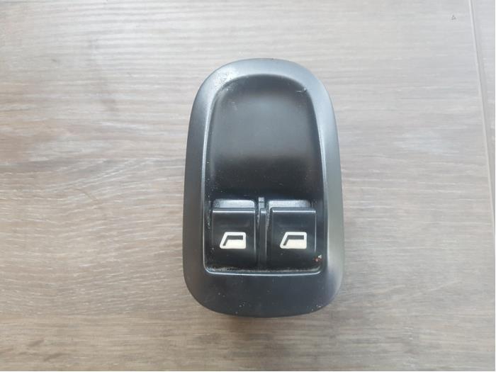 Elektrisch Raam Schakelaar van een Peugeot 206, Auto-onderdelen, Dashboard en Schakelaars, Peugeot, Gebruikt, 3 maanden garantie