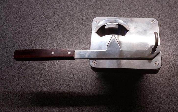 Professionele oesteropener in roestvrij staal (inox), Huis en Inrichting, Keuken | Keukenbenodigdheden, Zo goed als nieuw, Ophalen of Verzenden