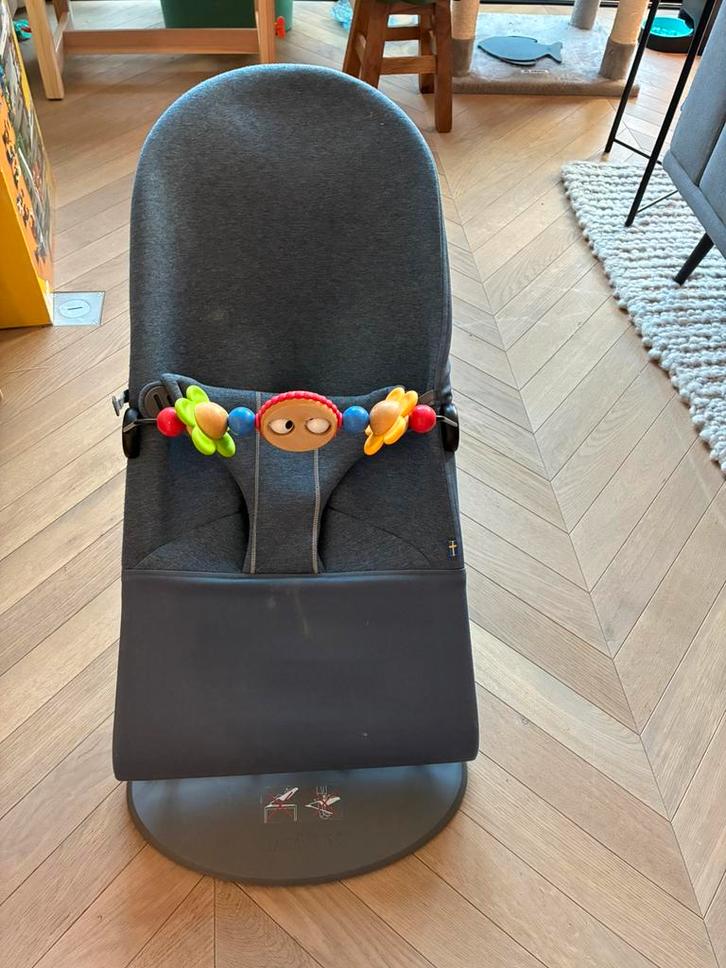 Babybjorn wipstoeltje Bliss Jersey 3D duifblauw, Enfants & Bébés, Relax bébé, Comme neuf, Chaise rebondissante, Réglable, Enlèvement