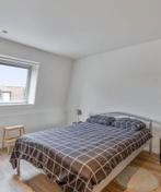 Bed 200 x 140 met lattenbodem in 2 delen ., Ophalen