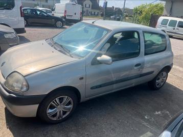 Renault clio beschikbaar voor biedingen