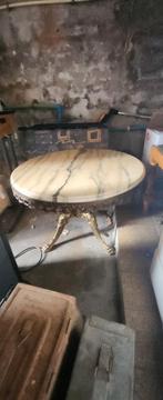 Marmeren salontafel, Ophalen