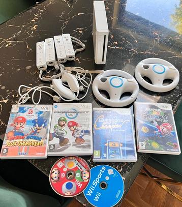 NINTENDO WII CONSOLE 4 CONTROLLERS 2 STUURWIEL - 6 GAMES, Games en Spelcomputers, Ophalen, Zo goed als nieuw