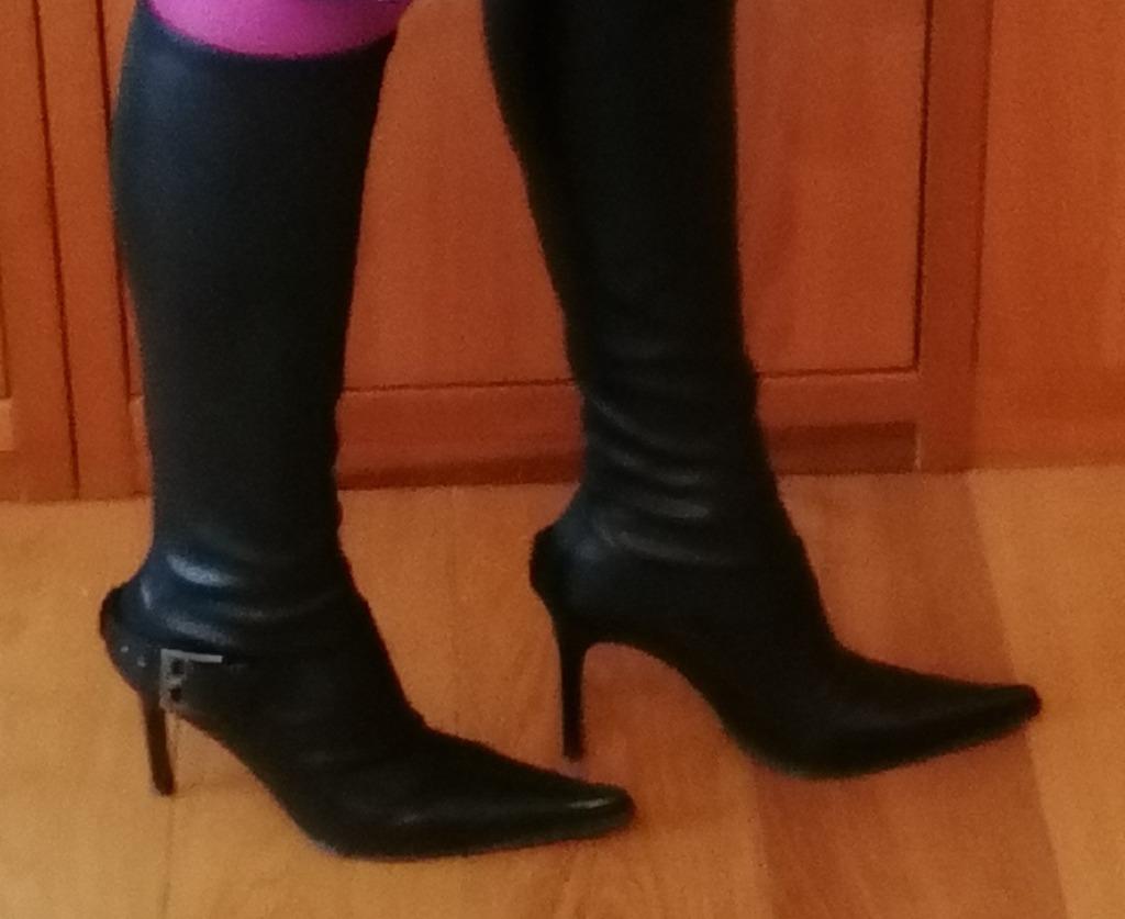 Bottes 39 sexy cuir souple Made in Italy  Talon cm 10, Enlèvement ou Envoi, Comme neuf, Bottes hautes, Noir