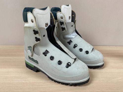 Bergschoenen cat D - maat 43 - Wit, Sport en Fitness, Bergsport en Wandelen, Zo goed als nieuw, Schoenen, Ophalen