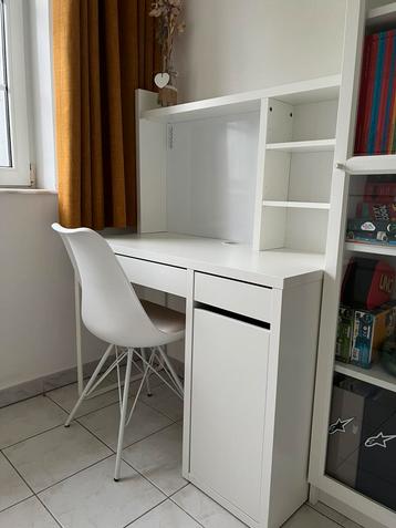 Bureau MICKE Ikea beschikbaar voor biedingen