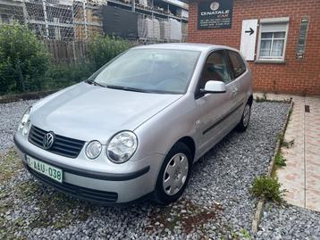 Volkswagen Polo 1.4i 16v Comfortline - Weinig km  Nieuwstaat beschikbaar voor biedingen
