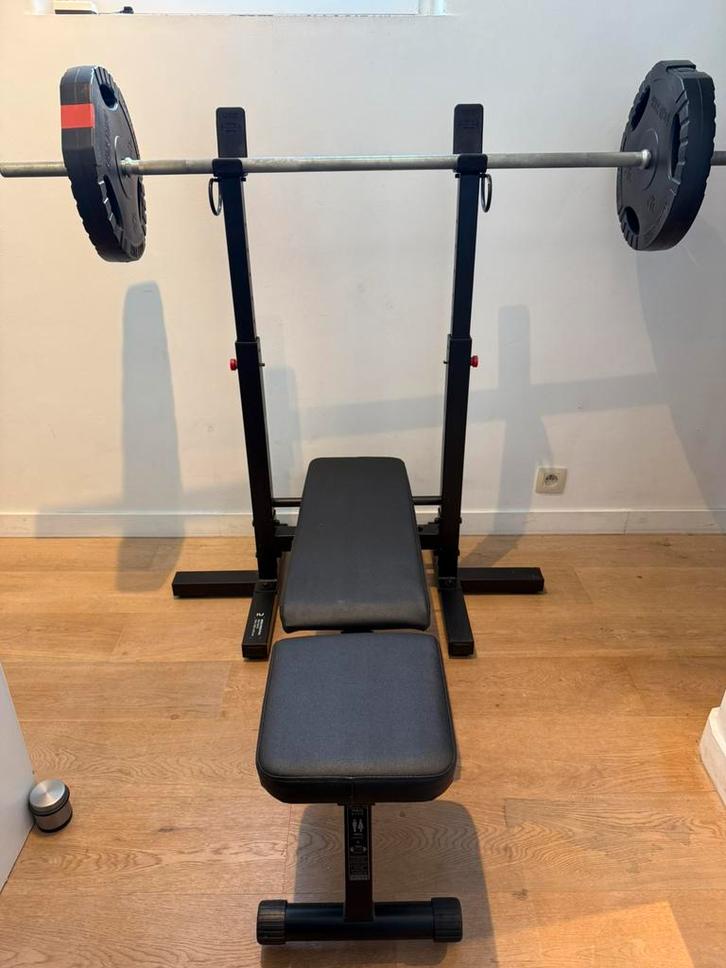 Banc de musculation Corength + barre + 65 kg  (Decathlon), Sports & Fitness, Équipement de fitness, Comme neuf, Banc d'exercice