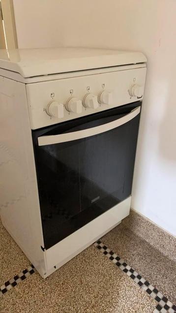 Cuisinière ZANUSSI MODEL ZCG210K1WA