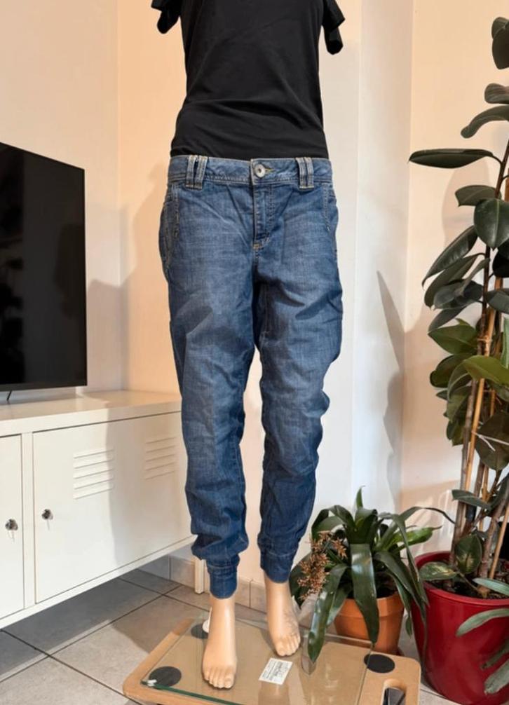 Relaxed fit jeans with buttons Edc Esprit (size S), Kleding | Dames, Spijkerbroeken en Jeans, Zo goed als nieuw, W28 - W29 (confectie 36)