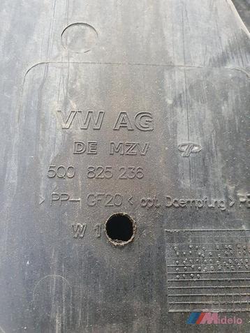 VW GOLF VII BODEMPLAAT 5Q0825236 beschikbaar voor biedingen