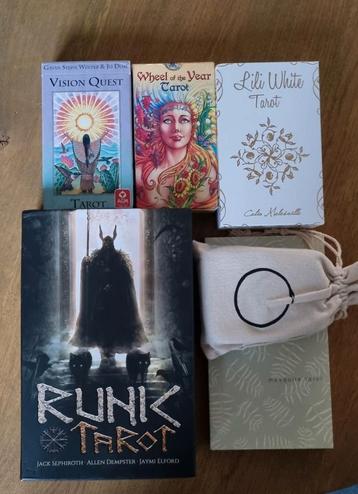Tarot  beschikbaar voor biedingen