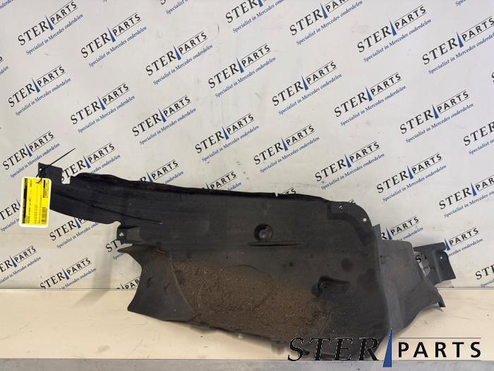 Passage de roue d'un Mercedes B-Klasse, 3 mois de garantie, Utilisé, -, -