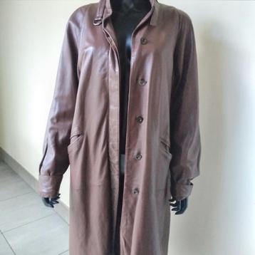 Prachtige vintage lange lederen damesjas. Made in Italy  beschikbaar voor biedingen