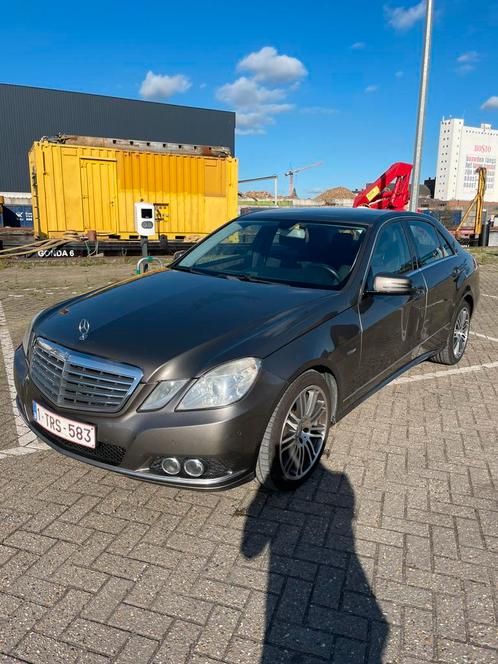 Mercedes E220, Autos, Mercedes-Benz, Particulier, Classe E, ABS, Airbags, Air conditionné, Alarme, Bluetooth, Feux de virage, Verrouillage central