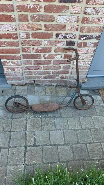 Antieke step beschikbaar voor biedingen