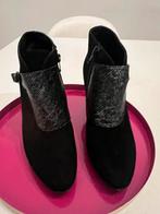 Zwarte suede enkellaarsjes mt 37,5, Ophalen of Verzenden