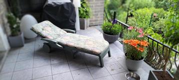 Chaise longue "bain de soleil" pliable + coussin beschikbaar voor biedingen