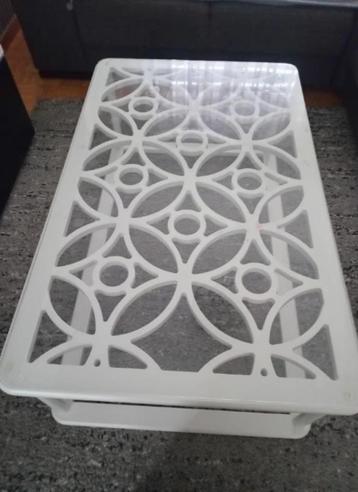 Mooie Salontafel beschikbaar voor biedingen