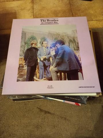Box met Cd van The Beatles, Enlèvement ou Envoi, 1960 à 1980, Comme neuf, Coffret