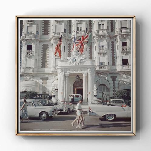 Slim Aarons print Carlton Hotel Cannes 1958 –fotokunst 40x40, Huis en Inrichting, Woonaccessoires | Schilderijen, Tekeningen en Foto's