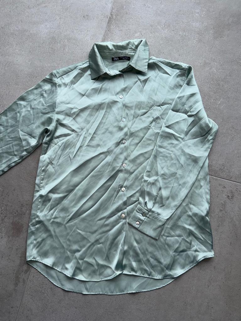 Chemise Zara vert clair satinée, Vêtements | Femmes, Enlèvement ou Envoi, Comme neuf, Vert, Zara