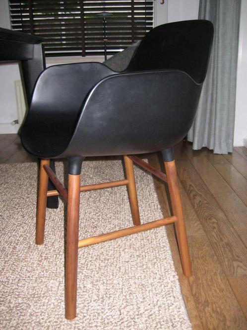 3 designstoelen Normann Form chair met armleuning, Huis en Inrichting, Stoelen, Gebruikt, Drie, Hout, Kunststof, Zwart, Ophalen