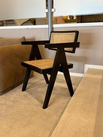 Muebles beschikbaar voor biedingen