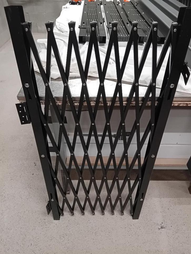 Barrière extensible, Animaux & Accessoires, Accessoires pour chiens, Neuf, Enlèvement