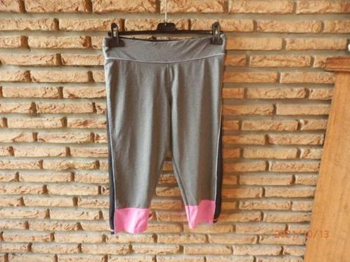 (34) -pantacourt femme t.40 gris - atmosphere -, Kleding | Dames, Broeken en Pantalons, Zo goed als nieuw, Maat 38/40 (M), Grijs