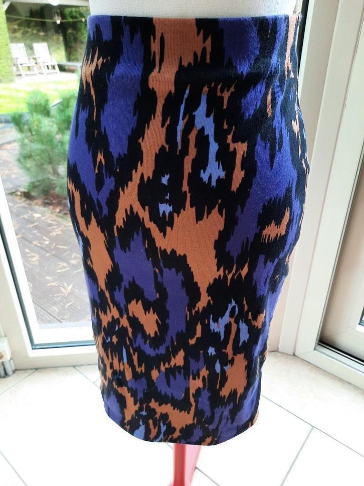 Mooie rok MARCCAIN - 2, Kleding | Dames, Rokken, Zo goed als nieuw, Maat 36 (S), Overige kleuren, Onder de knie, Ophalen of Verzenden