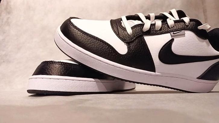 Nike Ebernon Low Premium - nieuw -  maat 46 - #2#, Kleding | Heren, Schoenen, Nieuw, Sneakers, Zwart, Ophalen of Verzenden